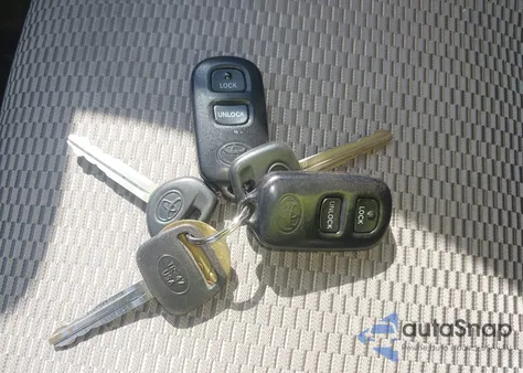 2005 Toyota Rav4 from USA, damaged, VIN JTEHD20V950057007